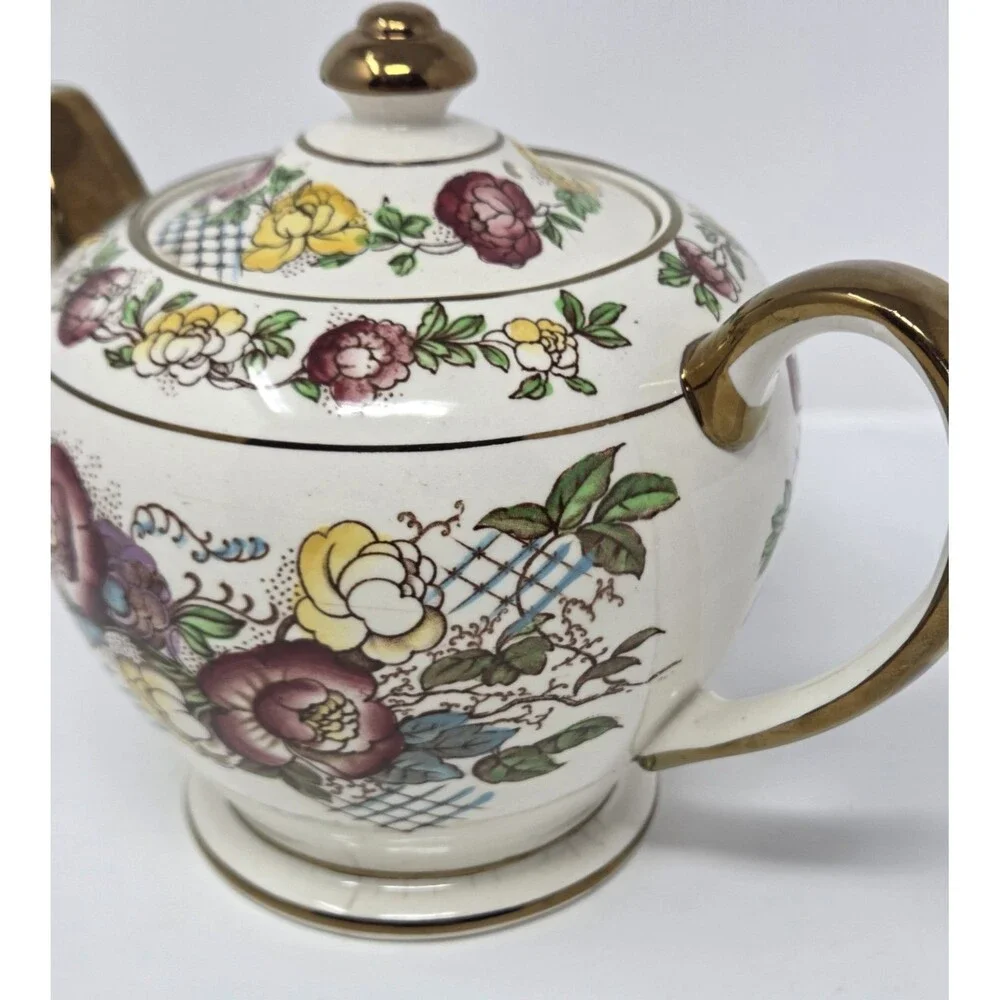 Vintage Sadler Teapot Floral Chintz Gold Gilt Made In England Model 1697‎ E